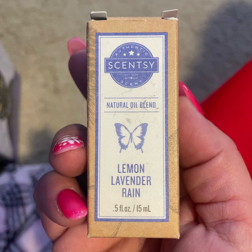 Scentsy full size Essential Oils.